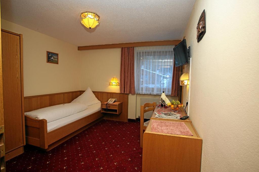 Hotel Wiese Sankt Leonhard im Pitztal Ruang foto